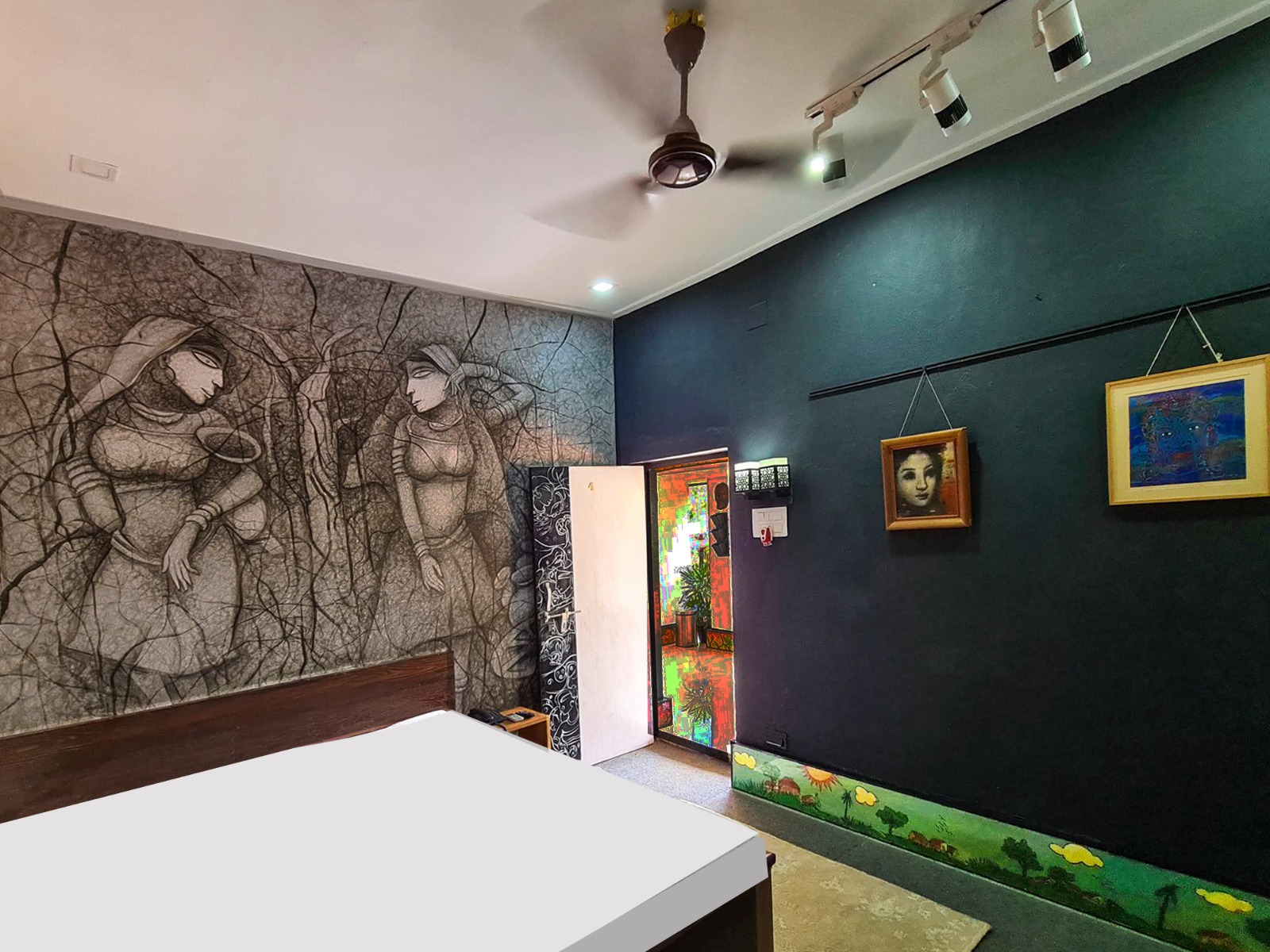 Gallery  Cottage AC No 103