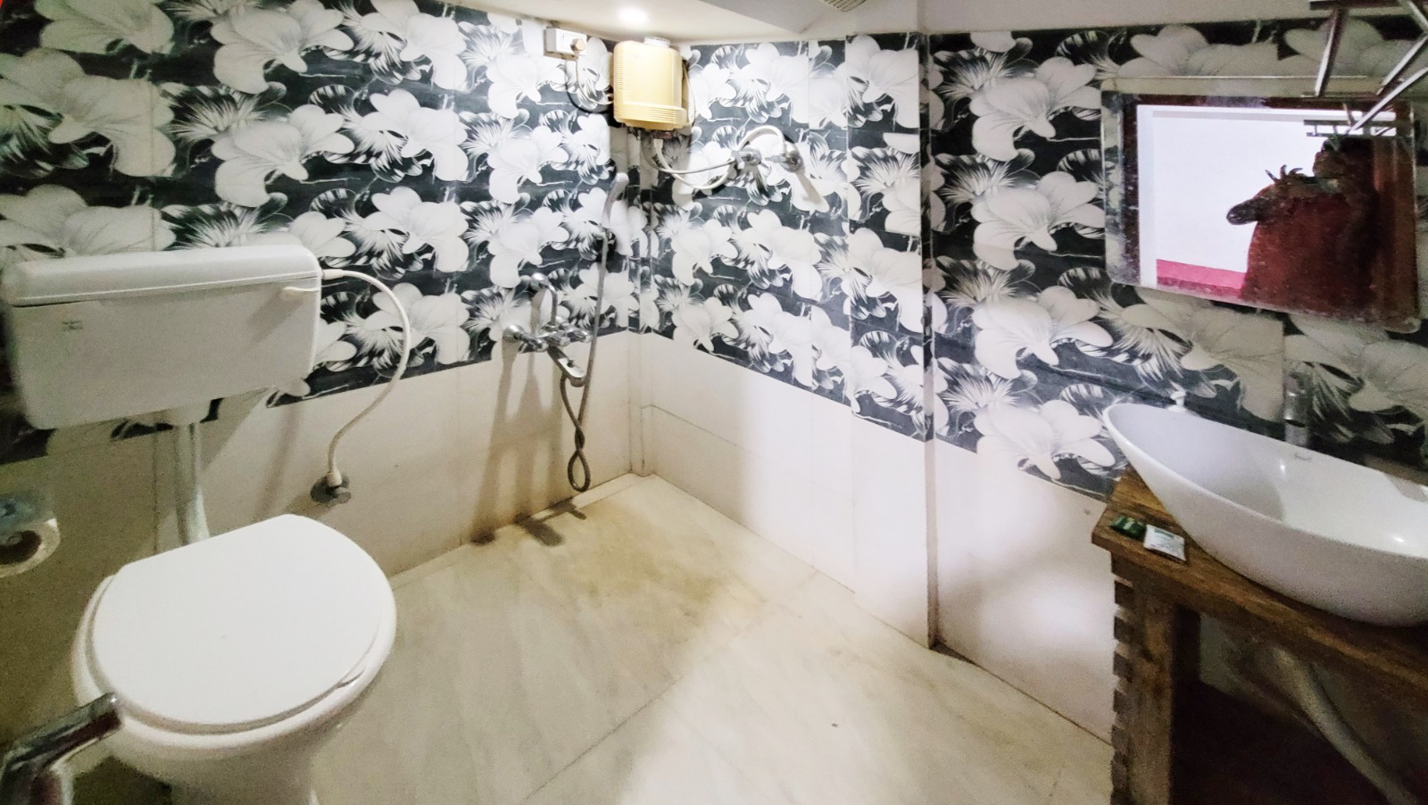 Nishi Theque Private  AC Cottage No 108